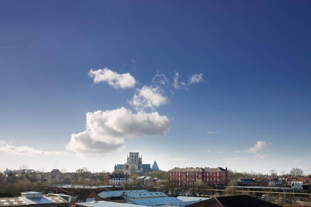 2 Bedroom Penthouse - Large Balcony - Minster View York Exteriér fotografie